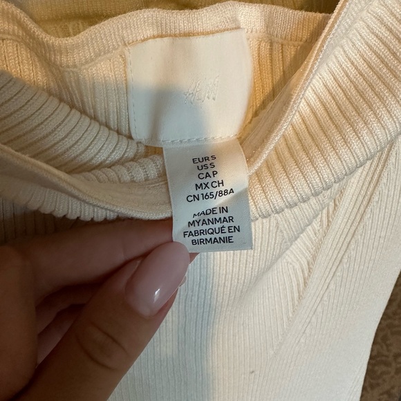 H&M - Picture 2 of 2